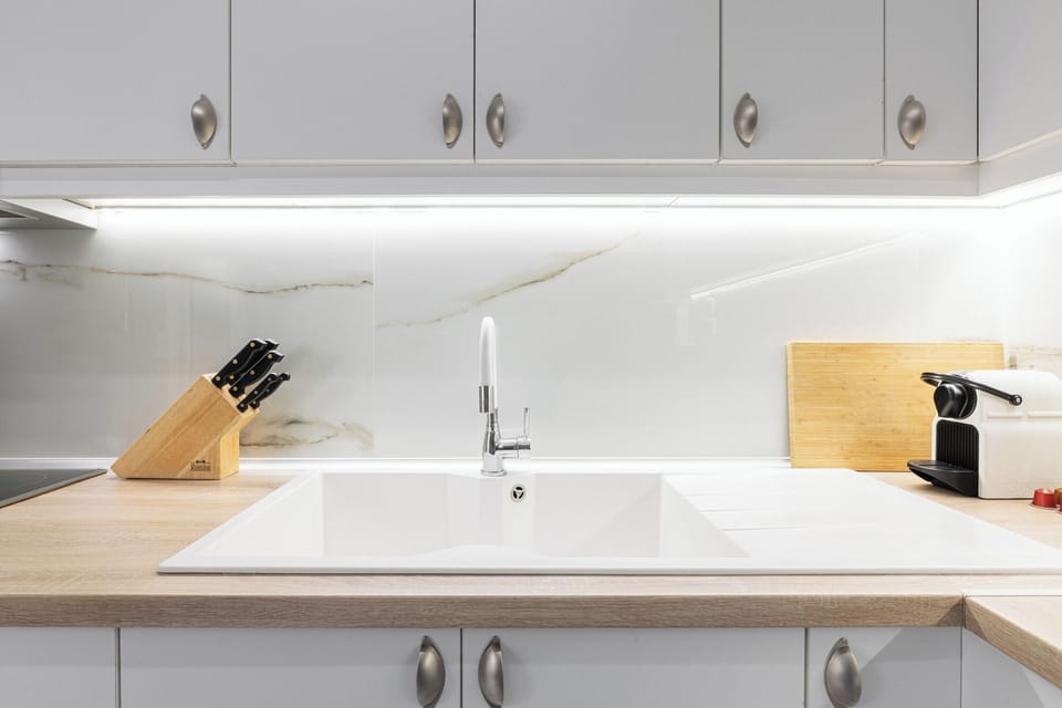 Luxury Apartment, Balcony, Sea View | Private kitchen