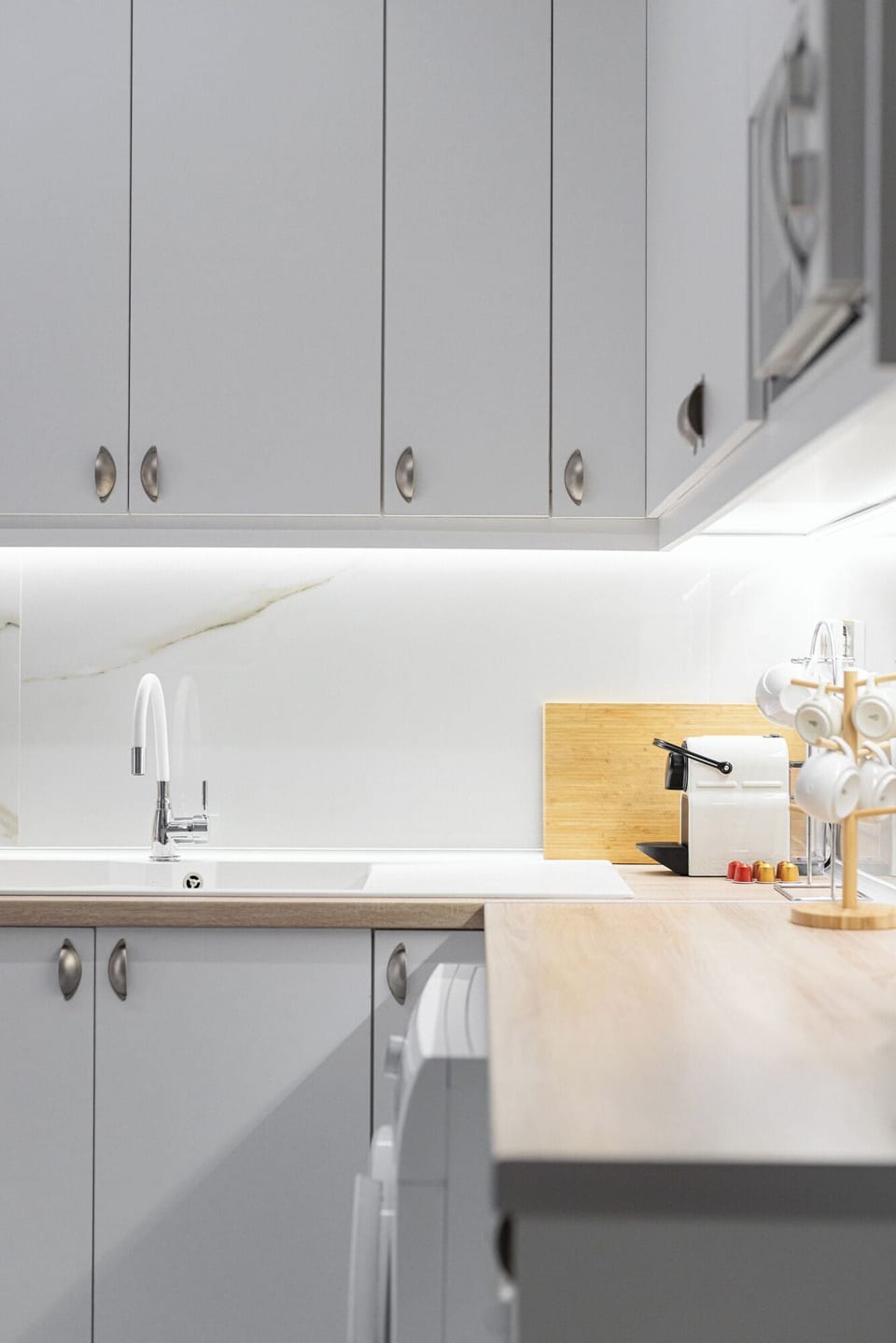 Luxury Apartment, Balcony, Sea View | Private kitchen