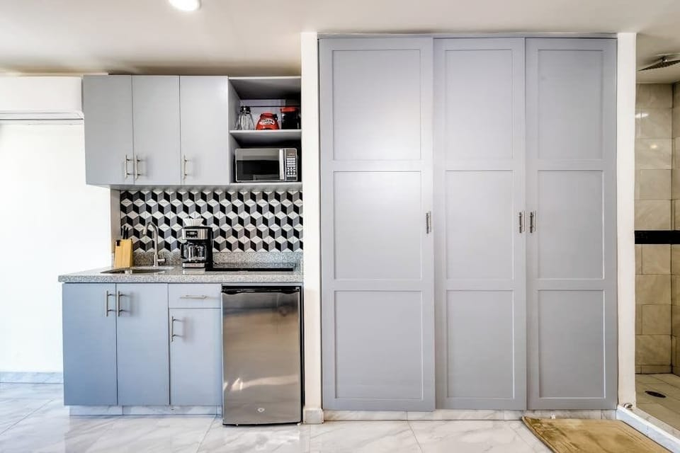 Studio, 1 King Bed, Pets Allowed, Mountain View (Cabo Cove 408 B) | Private kitchen