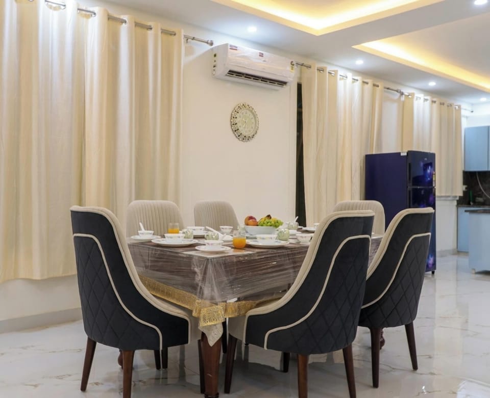 Villa | Dining