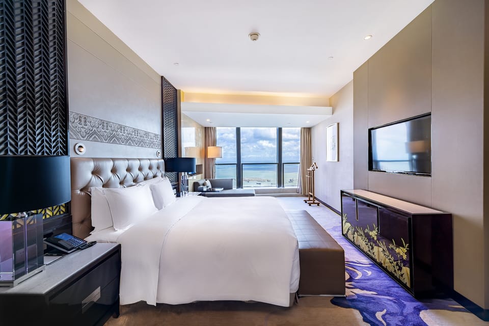 King Ocean View Suite | Premium bedding, down comforters, minibar, in-room safe