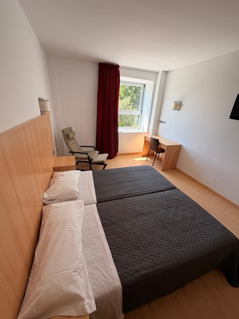 Comfort Double or Twin Room, Vineyard View | Desk, laptop workspace, free WiFi