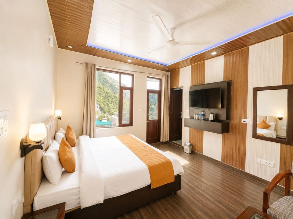 Superior Double Room, Balcony, Mountain View | Free WiFi
