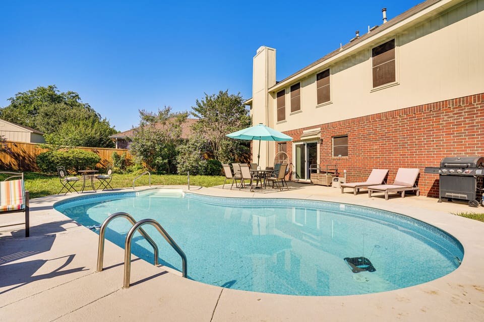 House (4 Bedrooms) | Front of property
