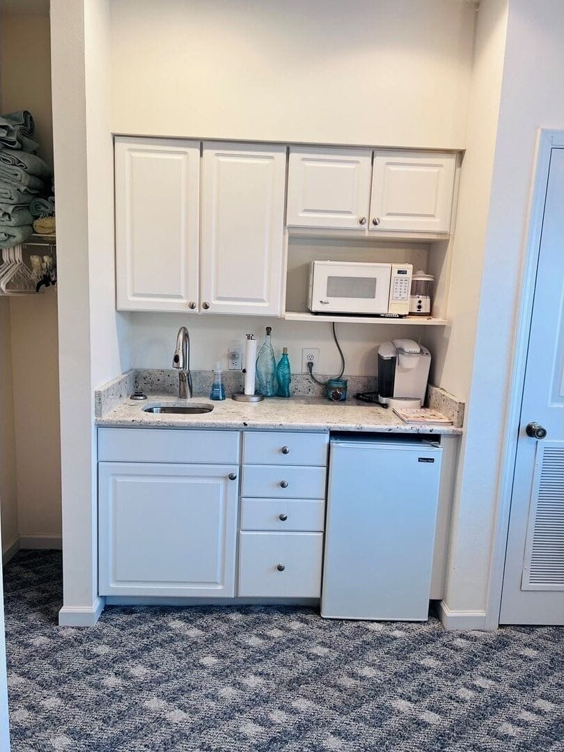 House, 2 Bedrooms | Private kitchen | Coffee/tea maker, fridge, oven, toaster