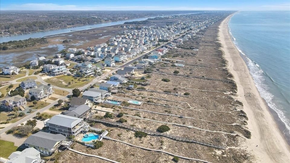 House, 6 Bedrooms | Aerial view