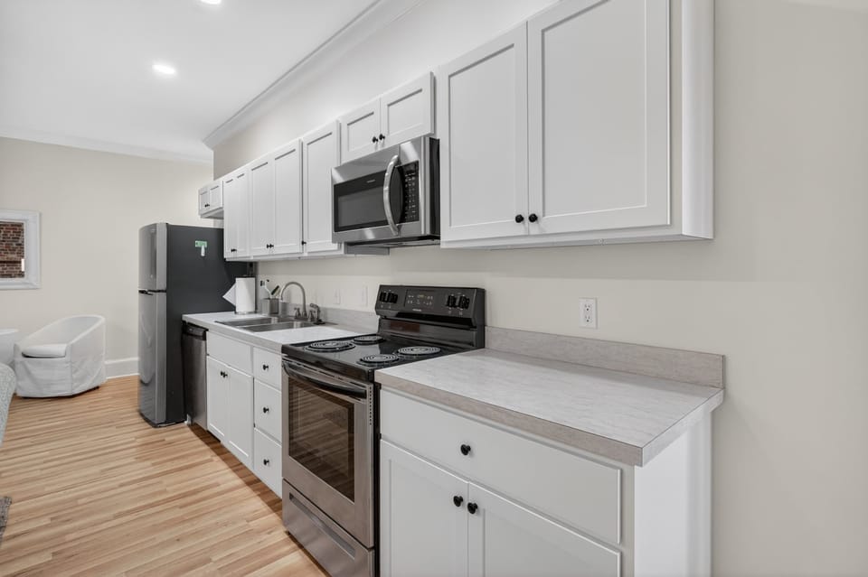 Apartment, 1 Bedroom | Private kitchen | Coffee/tea maker, fridge, oven, toaster