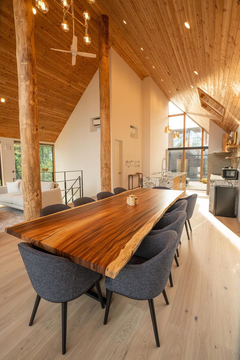 Luxury Chalet, 4 Bedrooms | Dining