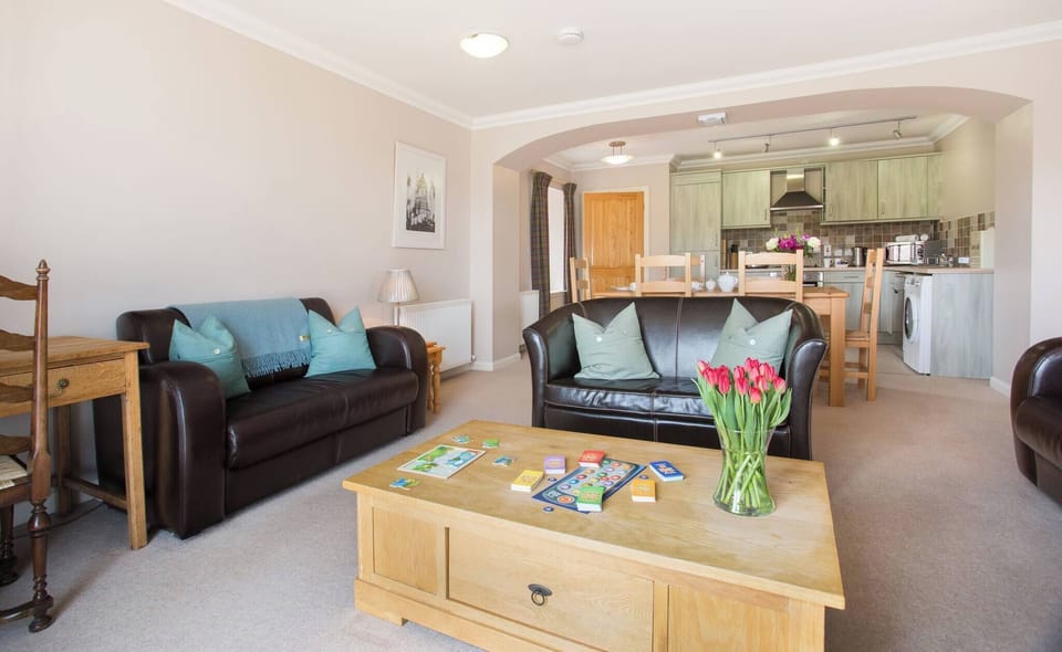 House, 2 Bedrooms | Living room