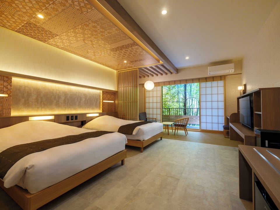 Western-style twin room (with bath) "Suigetsu no Sho" | Individually decorated, laptop workspace, free WiFi, bed sheets