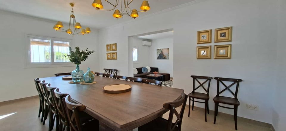 House | 8 bedrooms