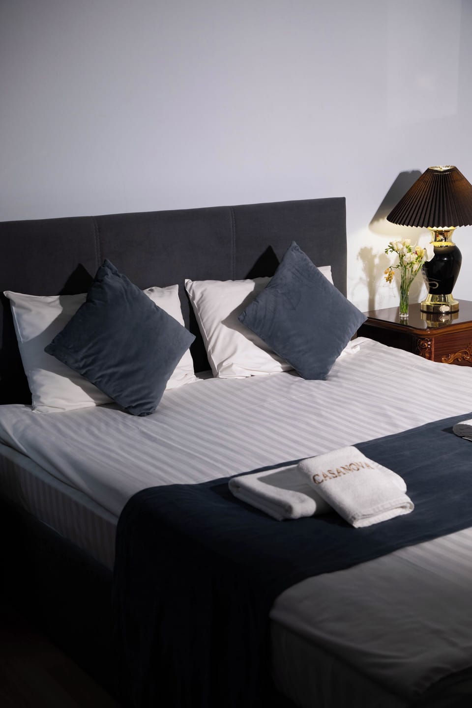 Junior Suite, Balcony, Mountain View | Premium bedding, in-room safe, individually furnished, blackout drapes