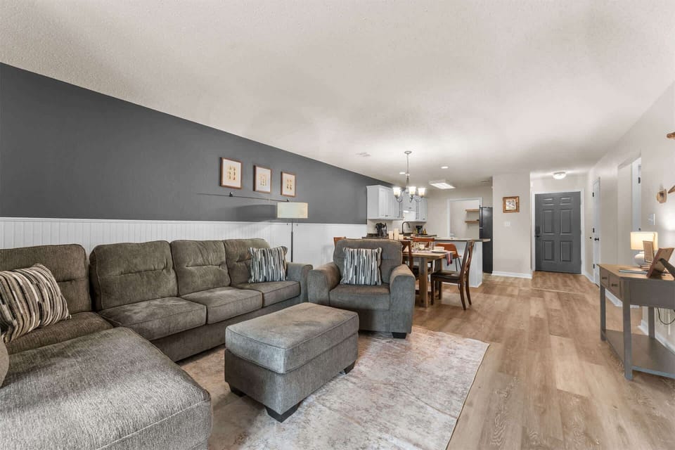 Condo, Multiple Beds, Pool View (Poolside at The Pointe) | Living area