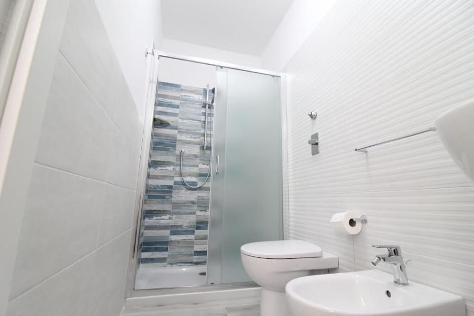 Triple Room, Balcony | Bathroom | Bathrobes, bidet