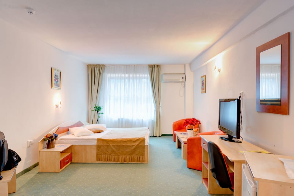 Minibar, desk, soundproofing, iron/ironing board