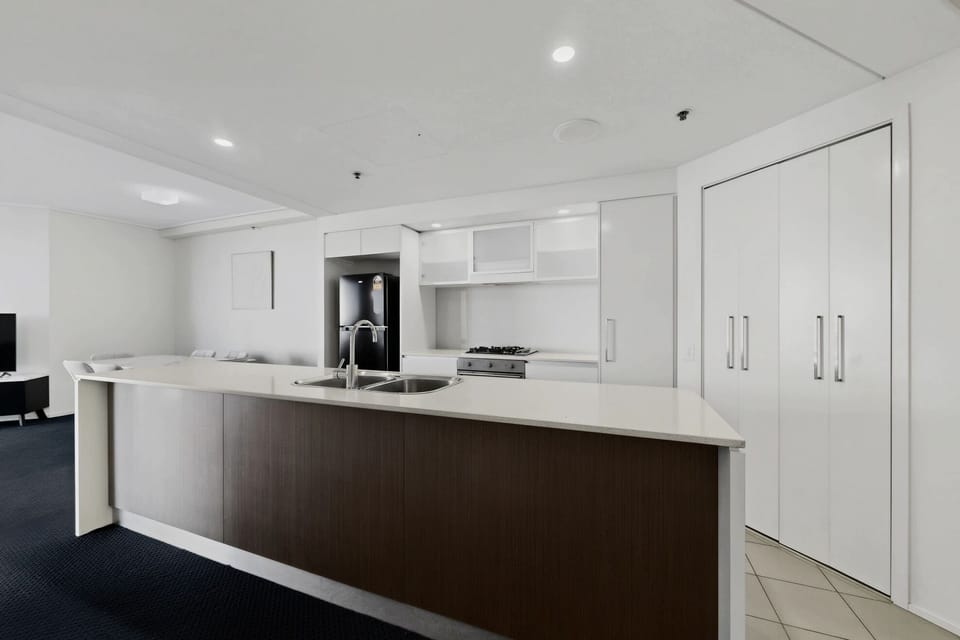 Deluxe Apartment, River View | Private kitchen | Highchair