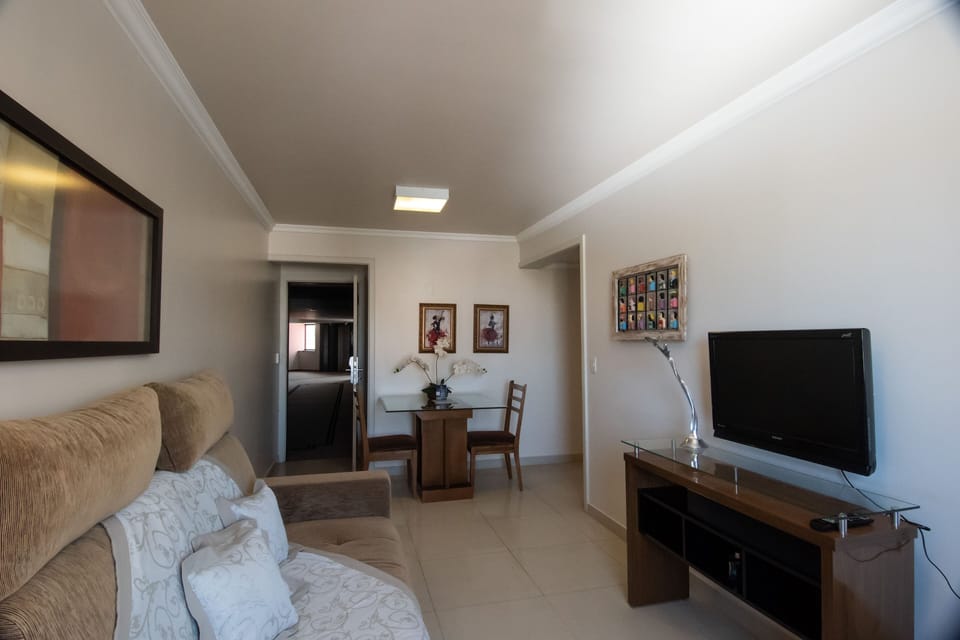 Apartamento Executivo Duplo | Minibar, in-room safe, desk, blackout drapes