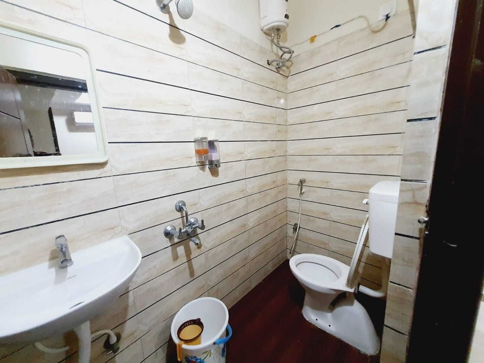 Deluxe Suite | Bathroom