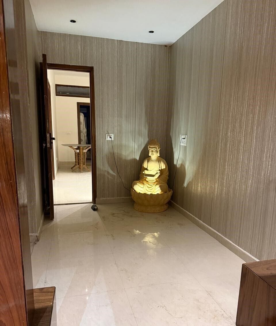  Luxury Suite With Balcony and Seating Lounge | Living area | LED TV