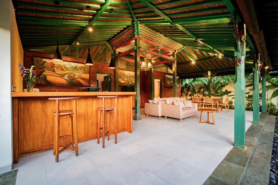 Villa, Private Pool, Garden View | Bar (on property)