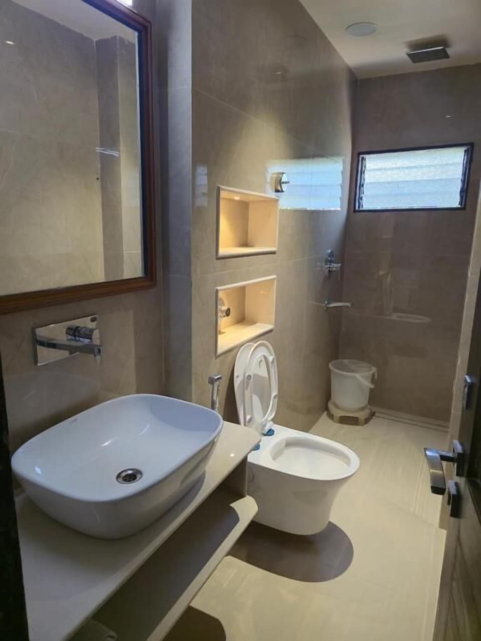 Superior Twin Room, City View | Bathroom