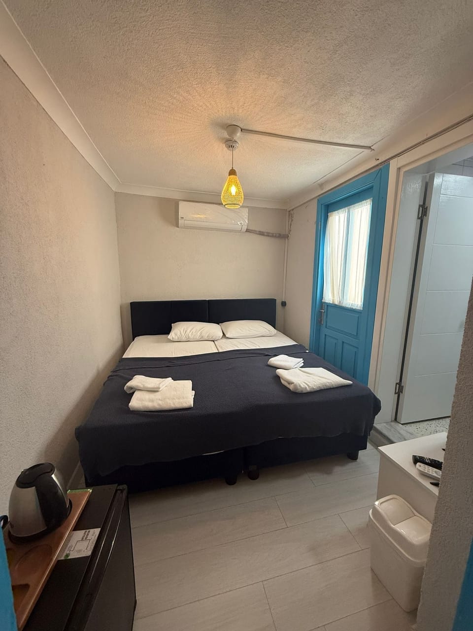 Economy Room | Premium bedding, minibar, WiFi (free), bed sheets