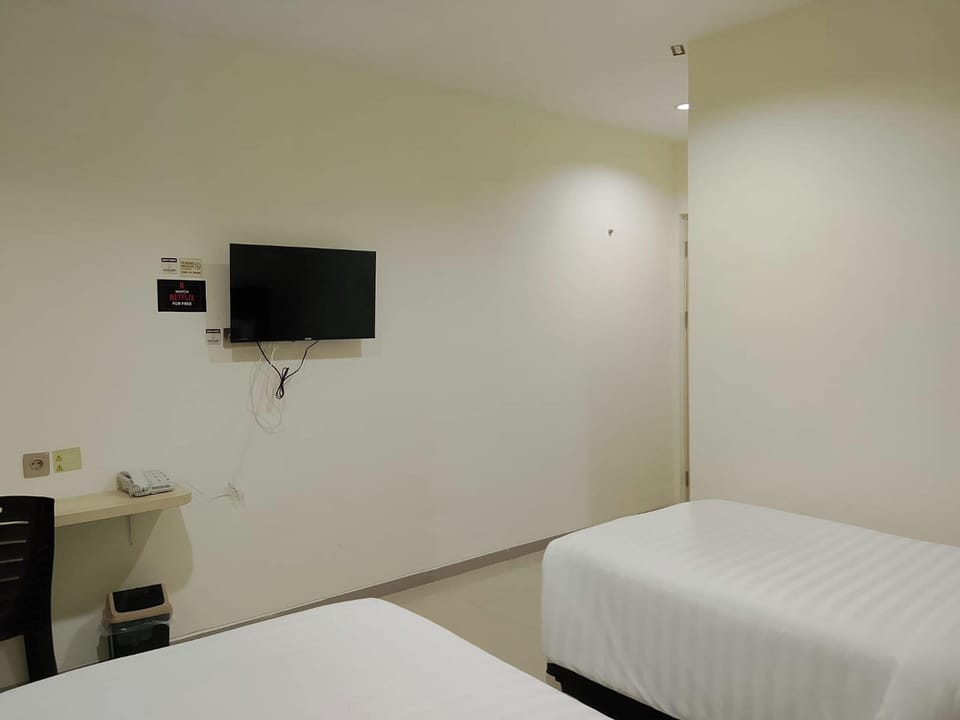 Standard Twin Room | Desk, WiFi (free)