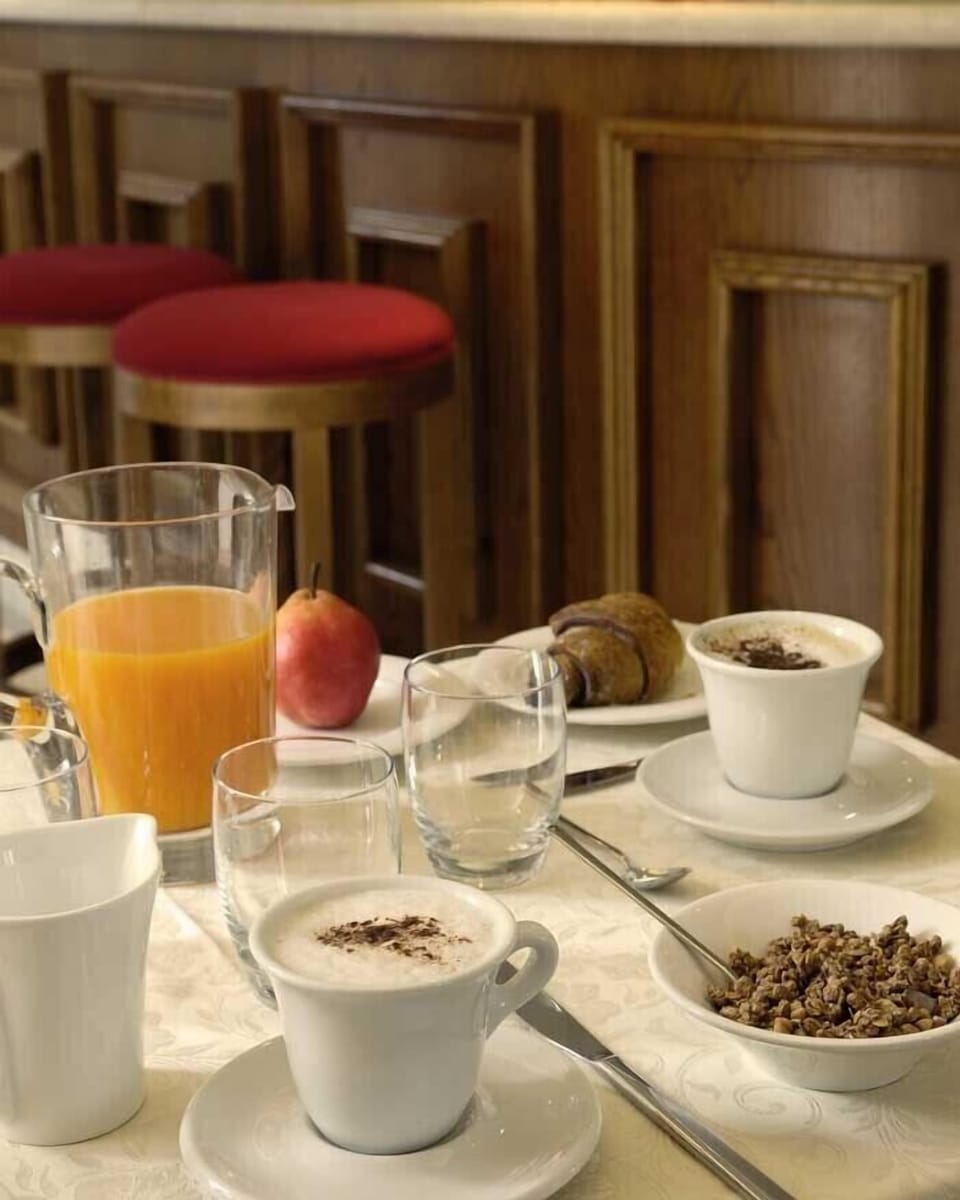 Daily buffet breakfast for a fee
