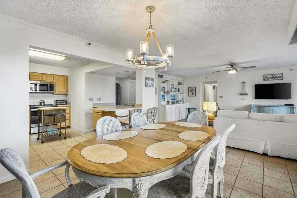 Condo, Multiple Beds (Enclave 203B) | Dining