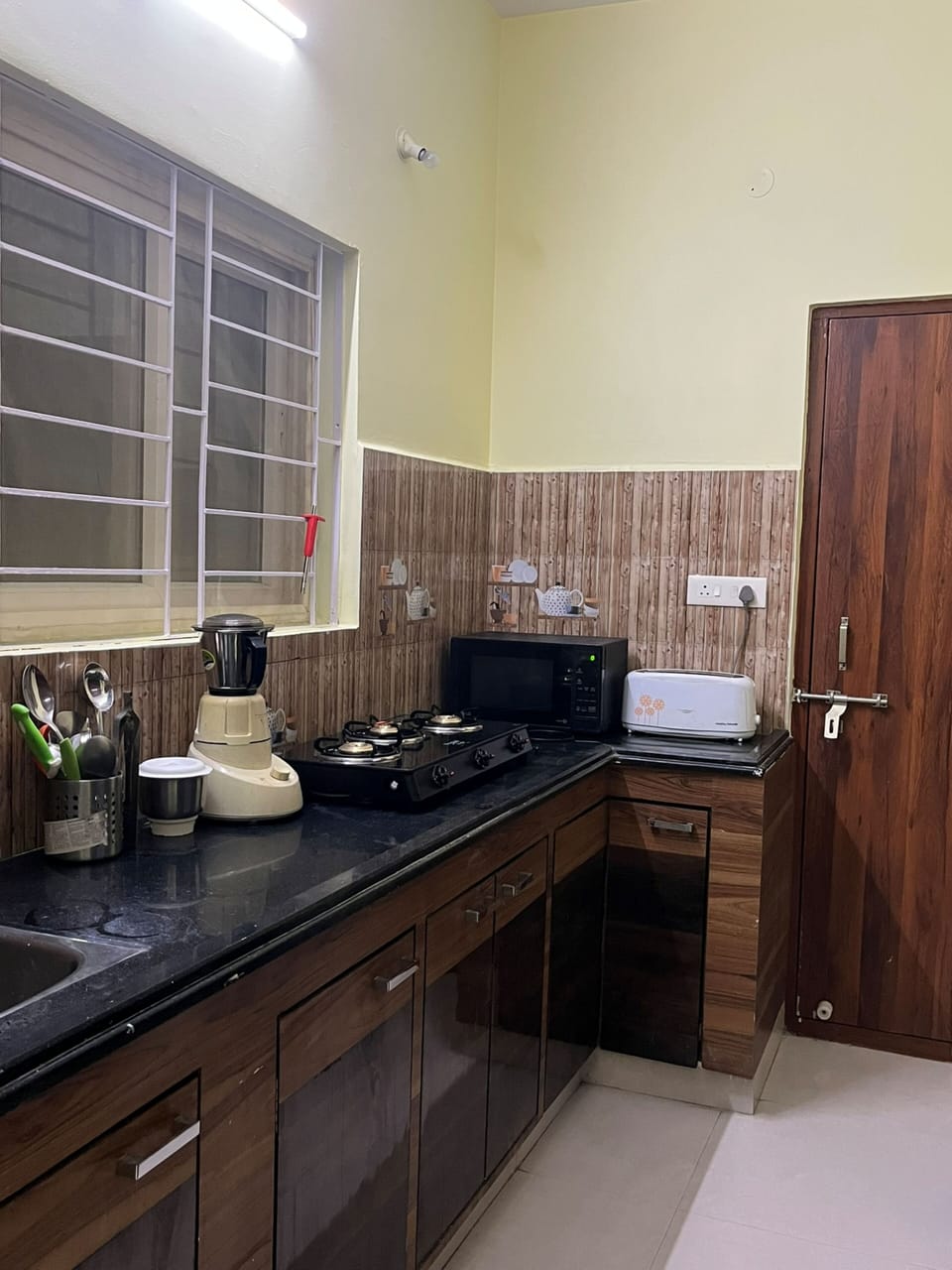 Family Apartment, 1 Bedroom, Non Smoking, Kitchen | Private kitchen