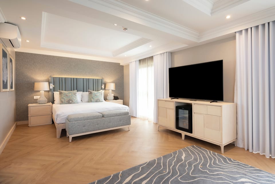 Suite | Free WiFi, bed sheets