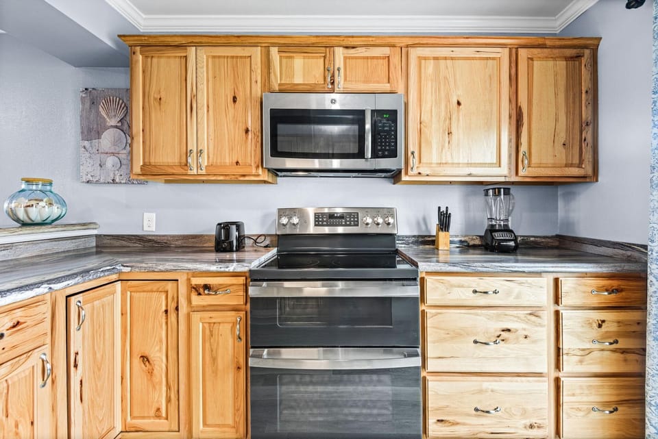 House, Multiple Beds (Sandcastle 18) | Private kitchen