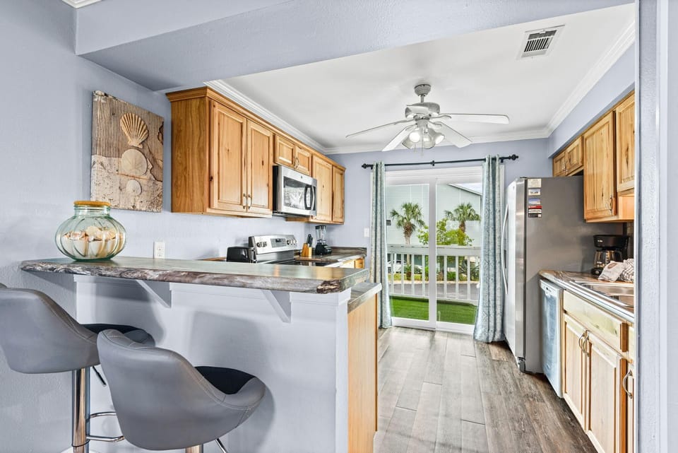House, Multiple Beds (Sandcastle 18) | Private kitchen