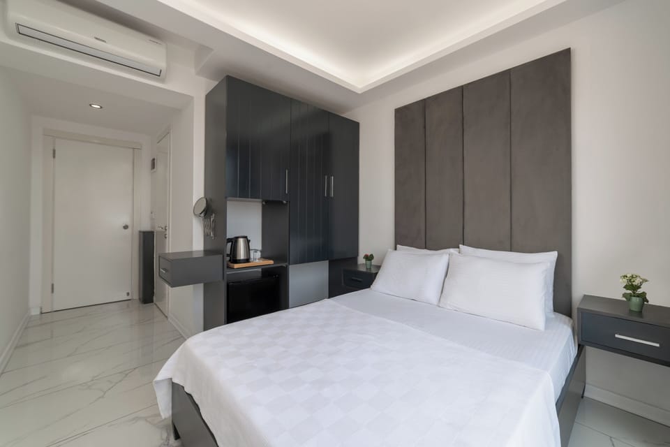 Standard Room, Balcony, Sea View | Laptop workspace, free WiFi