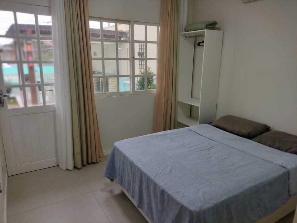 Laptop workspace, iron/ironing board, free WiFi
