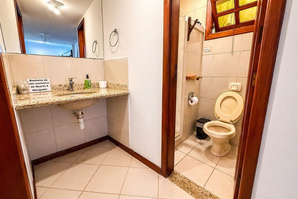 Basic Quadruple Room | Bathroom