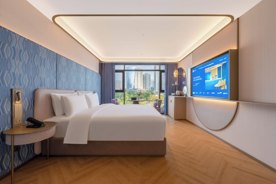 Panoramic Single Room, Patio, River View | Premium bedding, down comforters, pillowtop beds, minibar (free items)