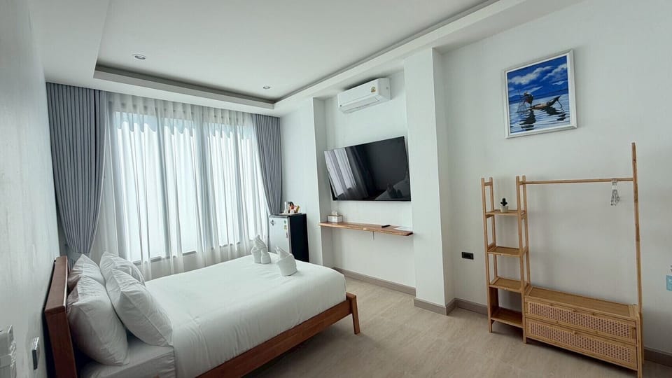 Deluxe Double Room, Garden View | Blackout drapes, soundproofing, WiFi (free)