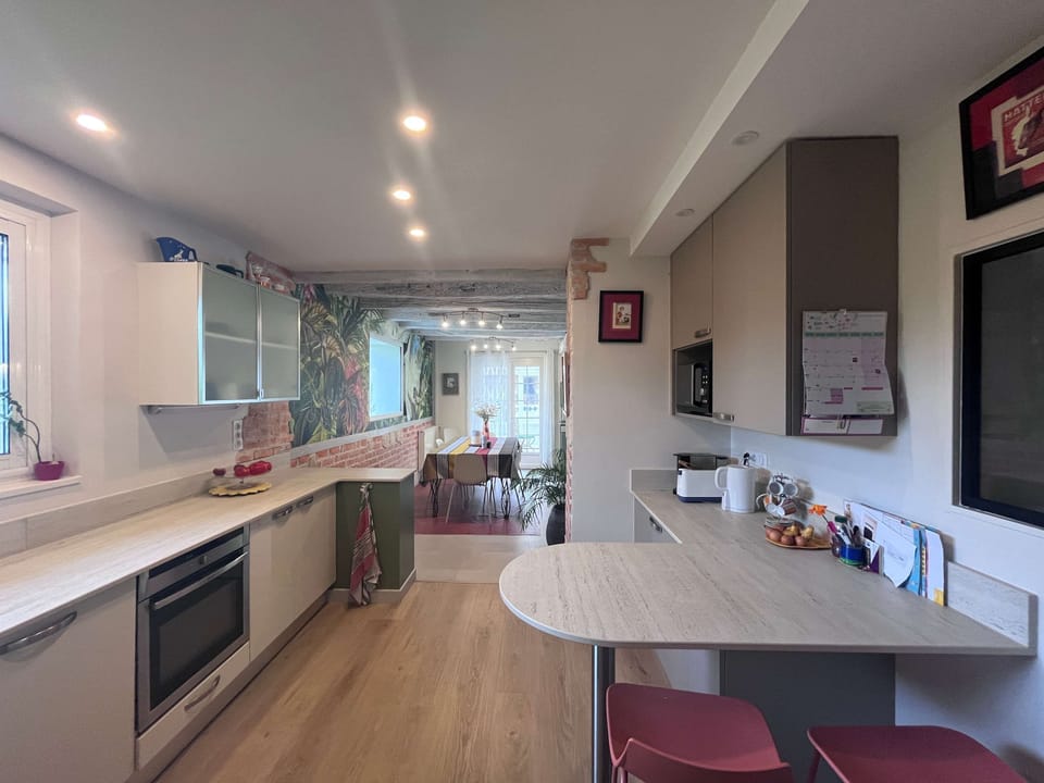 House | 5 bedrooms, high-speed internet