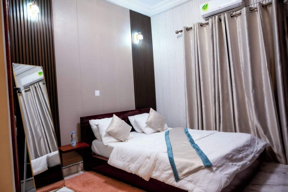 Apartment, 3 Bedrooms | Iron/ironing board, free WiFi