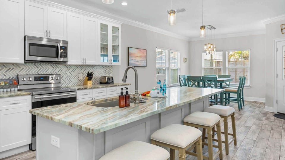 House, Multiple Beds, Garden View (Salty Breeze) | Private kitchen