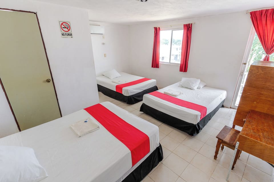 Triple Room | Laptop workspace, WiFi (free)