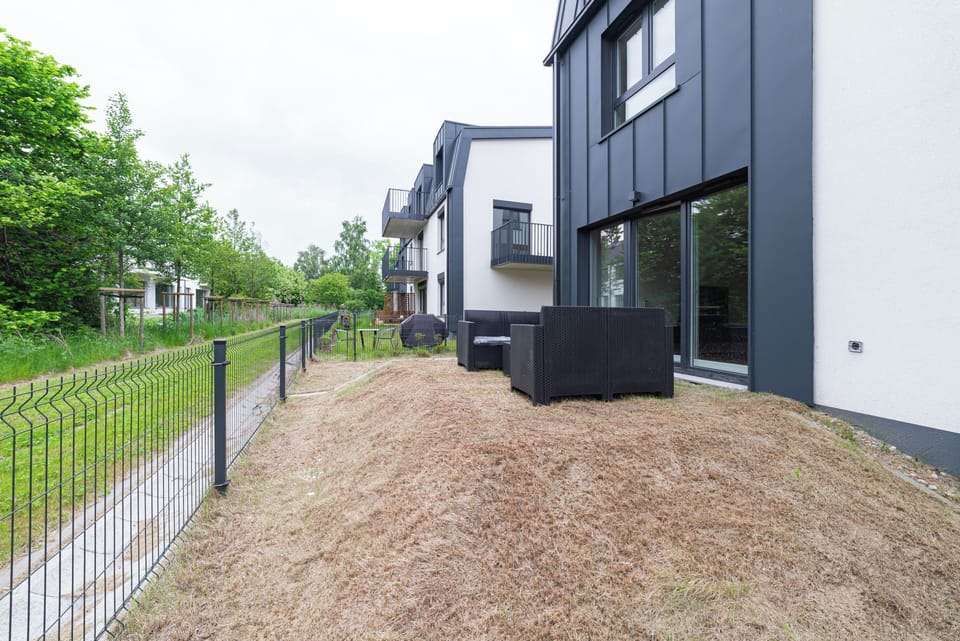 Deluxe Apartment, Garden View | Property grounds