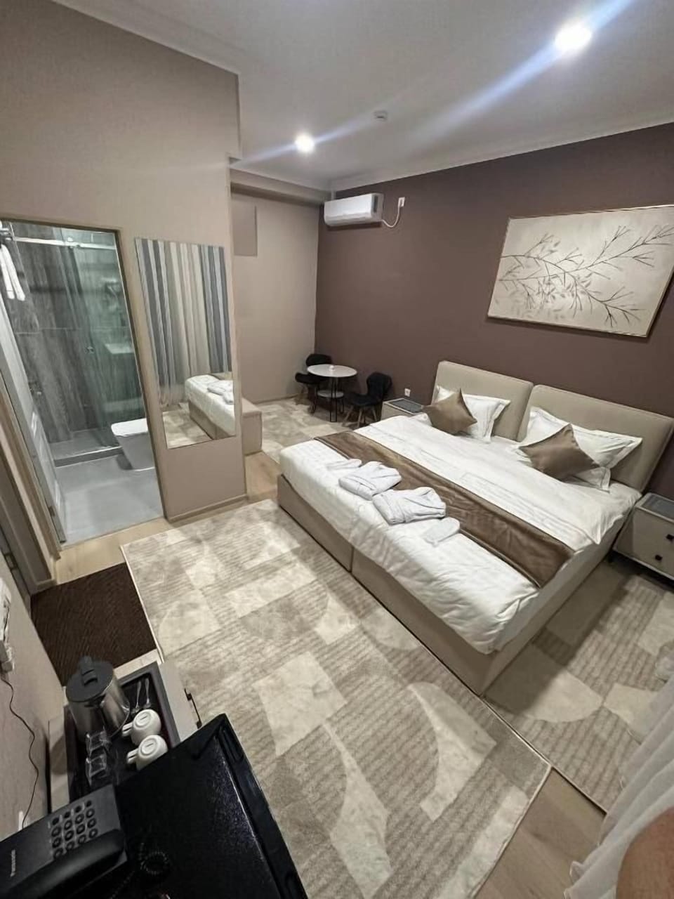 Basic Double Room, Balcony, Courtyard View | Iron/ironing board (on request), WiFi (free), bed sheets