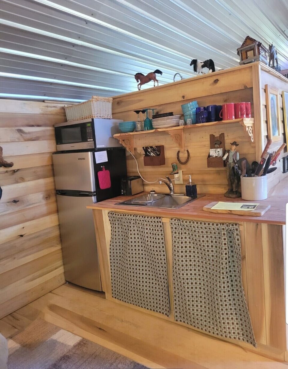 Mini-fridge, microwave, cookware/dishes/utensils