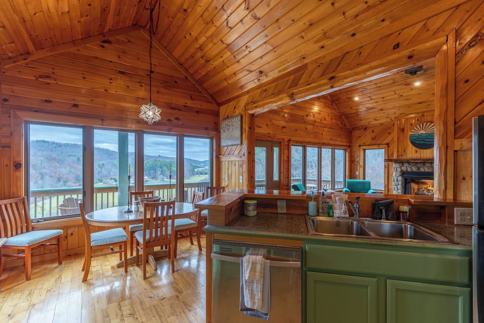 Chalet (3 Bedrooms) | Interior