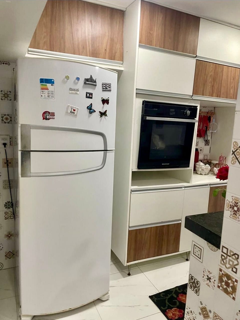 Basic Chalet | Private kitchen | Full-size fridge, microwave, oven, stovetop