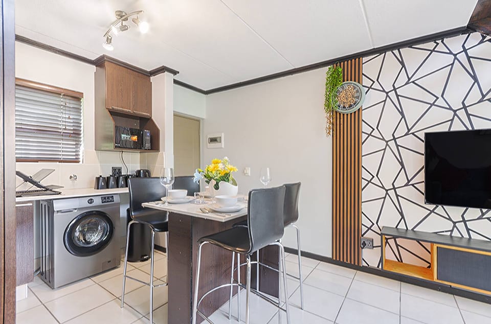 Apartment, 1 Bedroom, Patio | Laundry