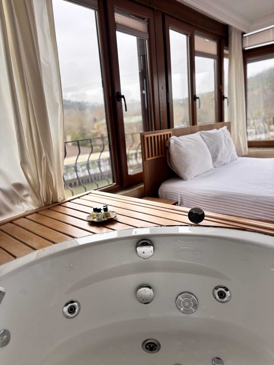 Luxury Room, River View | Laptop workspace, free WiFi, bed sheets