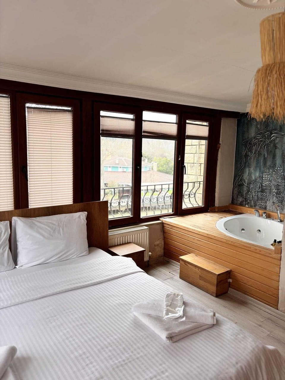 Deluxe Room, River View | Laptop workspace, free WiFi, bed sheets